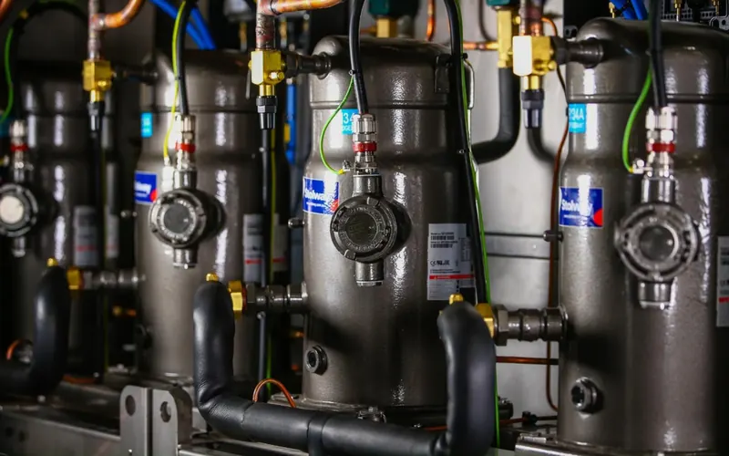 Ex d certified scroll compressors in a Stolway unit
